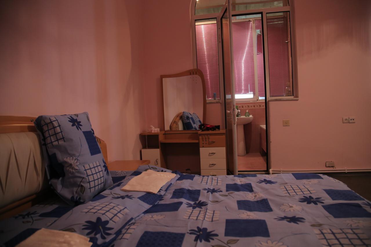 Noy Hostel 耶烈万 外观 照片