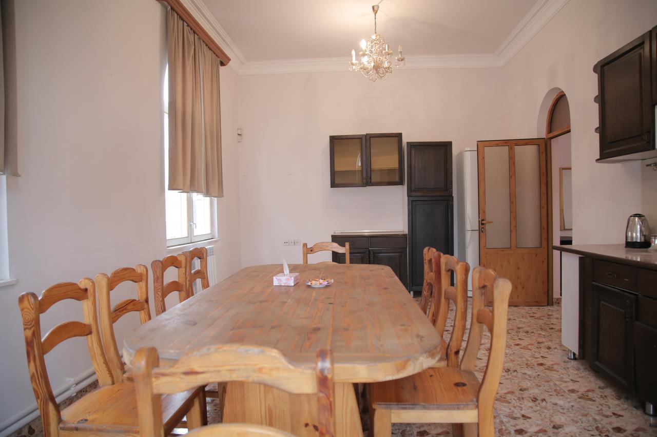 Noy Hostel 耶烈万 外观 照片