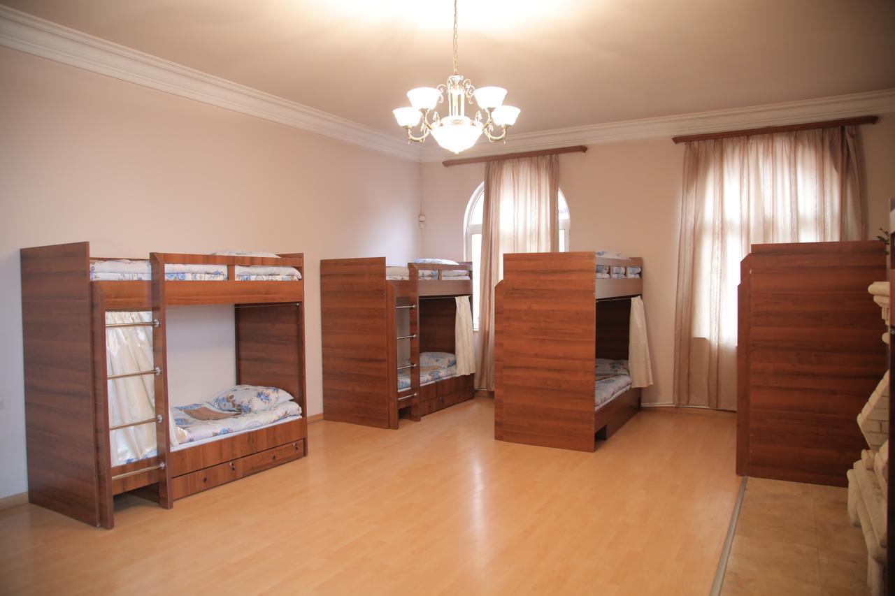 Noy Hostel 耶烈万 外观 照片