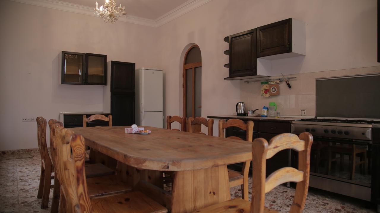 Noy Hostel 耶烈万 外观 照片