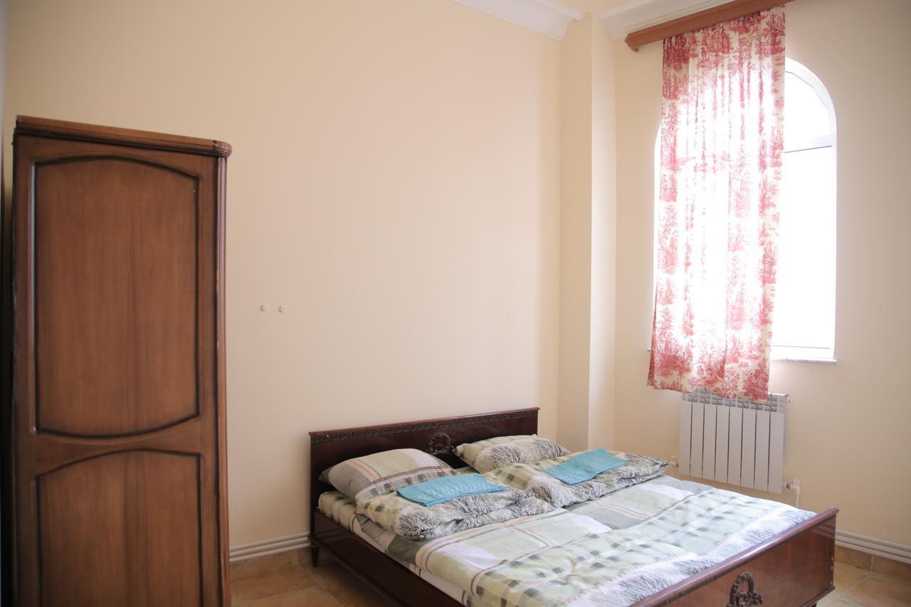 Noy Hostel 耶烈万 外观 照片