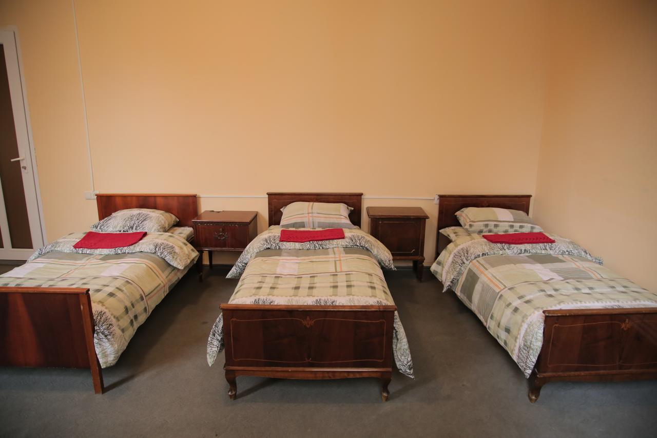 Noy Hostel 耶烈万 外观 照片