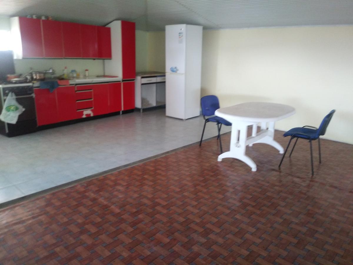 Noy Hostel 耶烈万 外观 照片