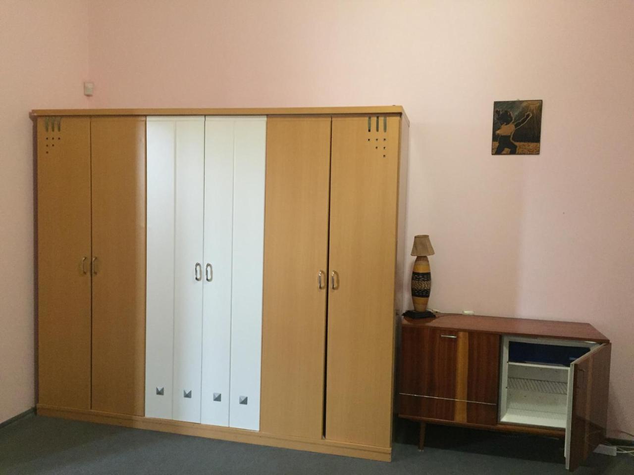 Noy Hostel 耶烈万 外观 照片